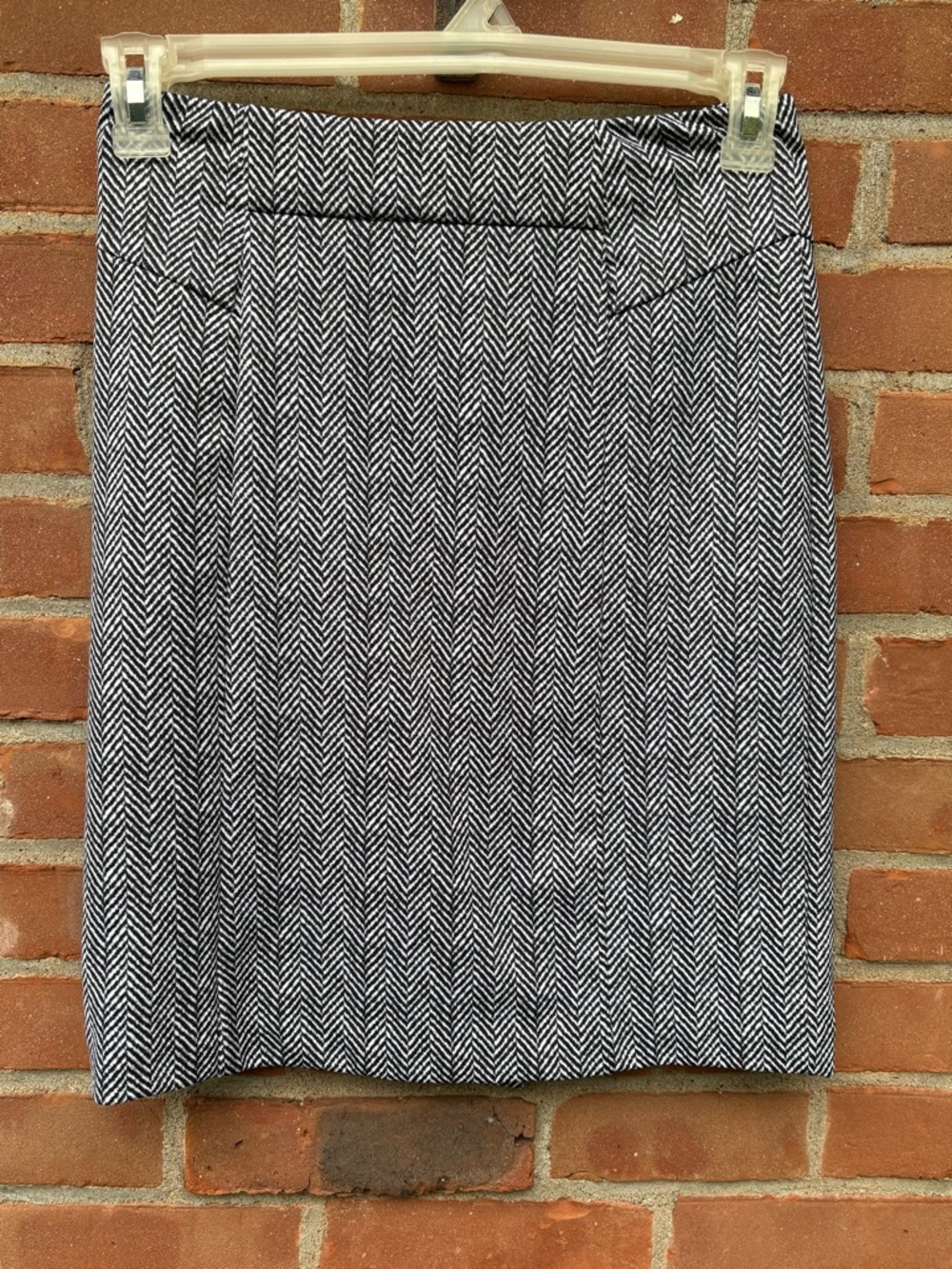 Michael Kors Herringbone Pencil Skirt Womens Size 2 Knee Length Black White